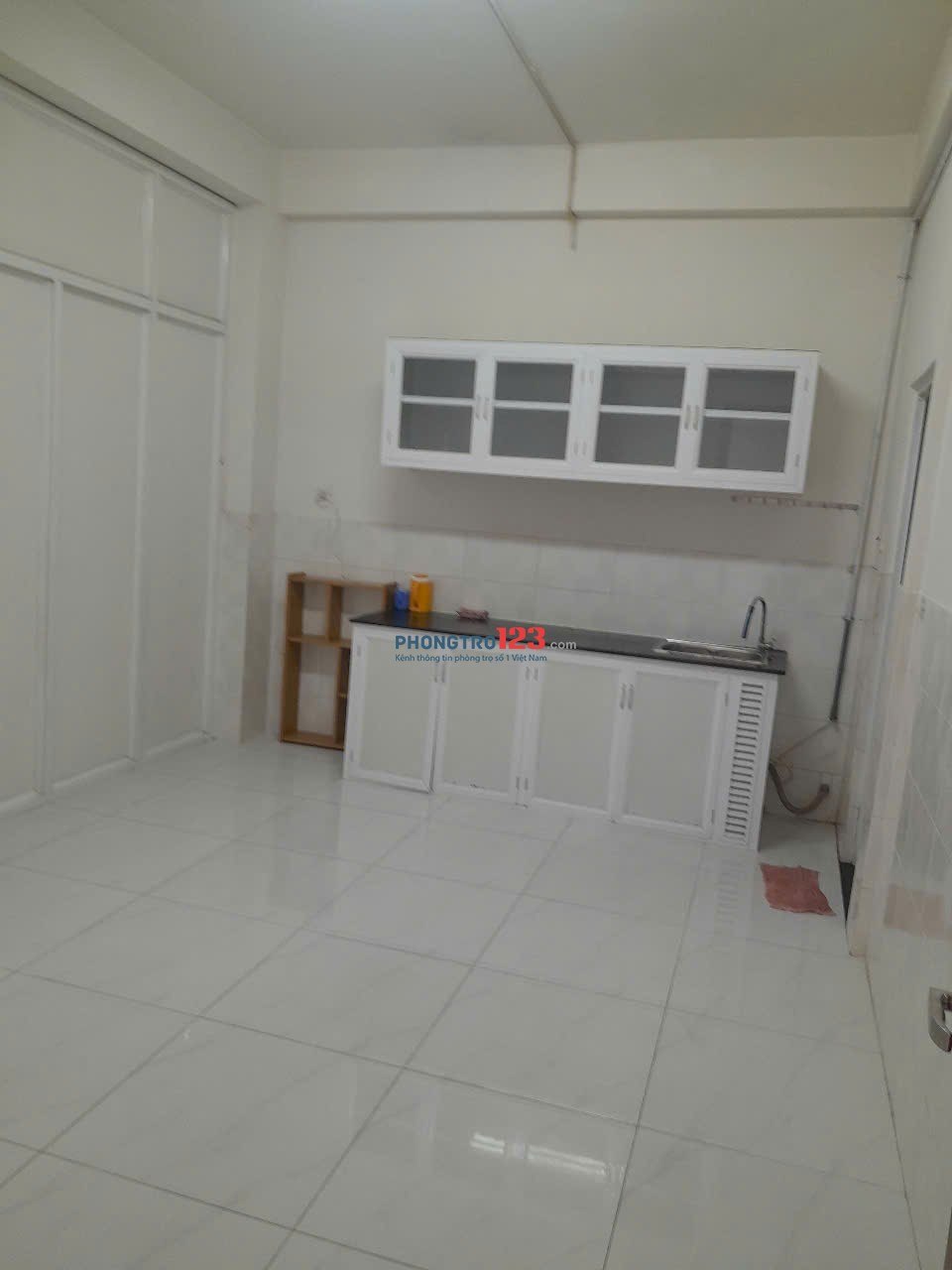 Cho thuê phòng trọ hẻm lớn đường Bùi Đình Túy