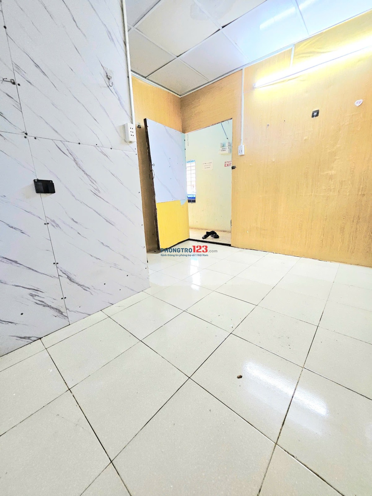 Cho thuê phòng giá rẻ 2tr4 Bạch Đằng P15 Bình Thạnh