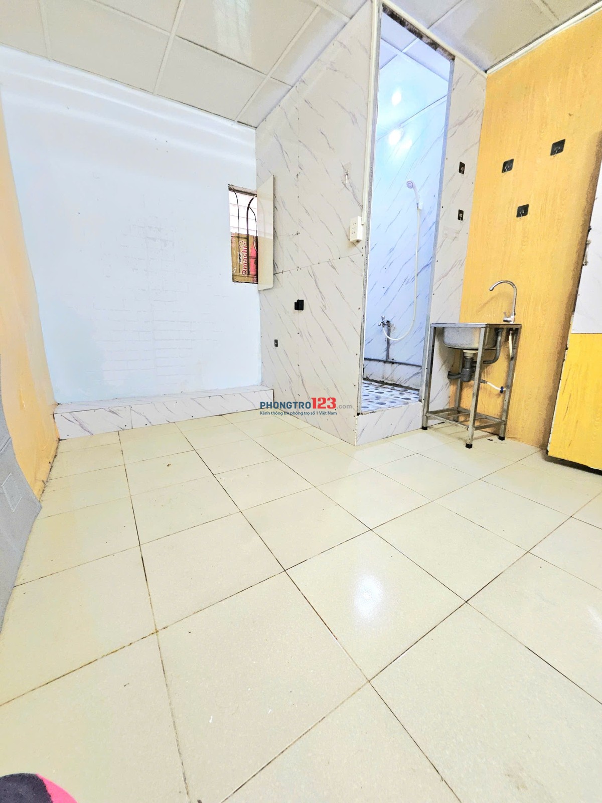 Cho thuê phòng giá rẻ 2tr4 Bạch Đằng P15 Bình Thạnh