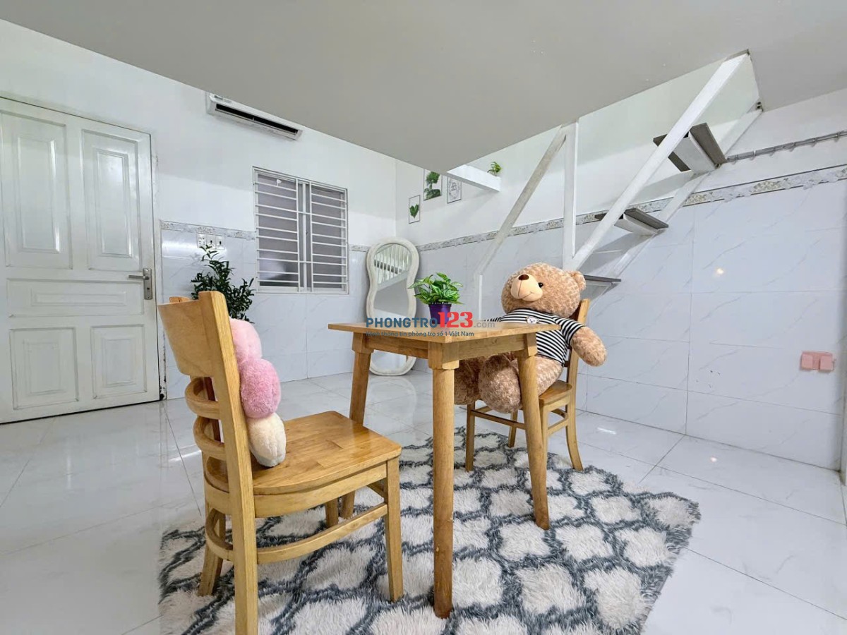 CHO THUÊ PHÒNG TRỌ CÓ GÁC , CỬA SỔ TRỜI THOÁNG MÁT TRÊN ĐƯỜNG CỘNG HOÀ GẦN E TOWN CỘNG HOÀ.