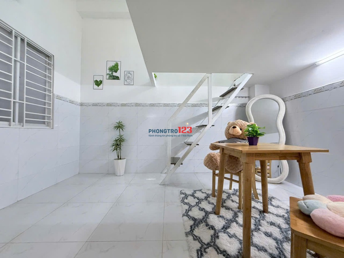 CHO THUÊ PHÒNG TRỌ CÓ GÁC , CỬA SỔ TRỜI THOÁNG MÁT TRÊN ĐƯỜNG CỘNG HOÀ GẦN E TOWN CỘNG HOÀ.