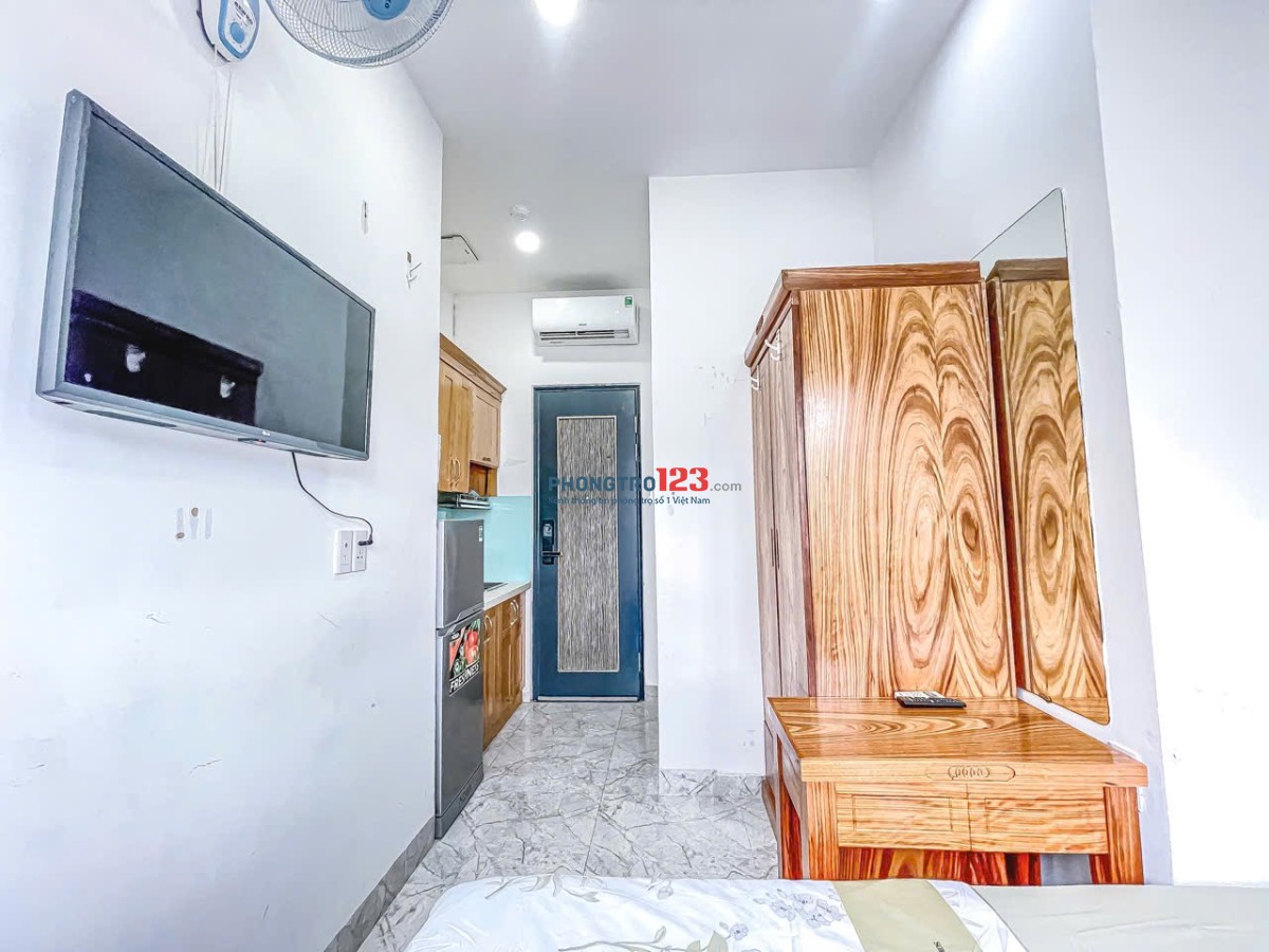 Phòng cho thuê Cách Mạng Tháng Tám Q3 gần Công Trường Dân Chủ thuận tiện đi Học Viện Tài Chính