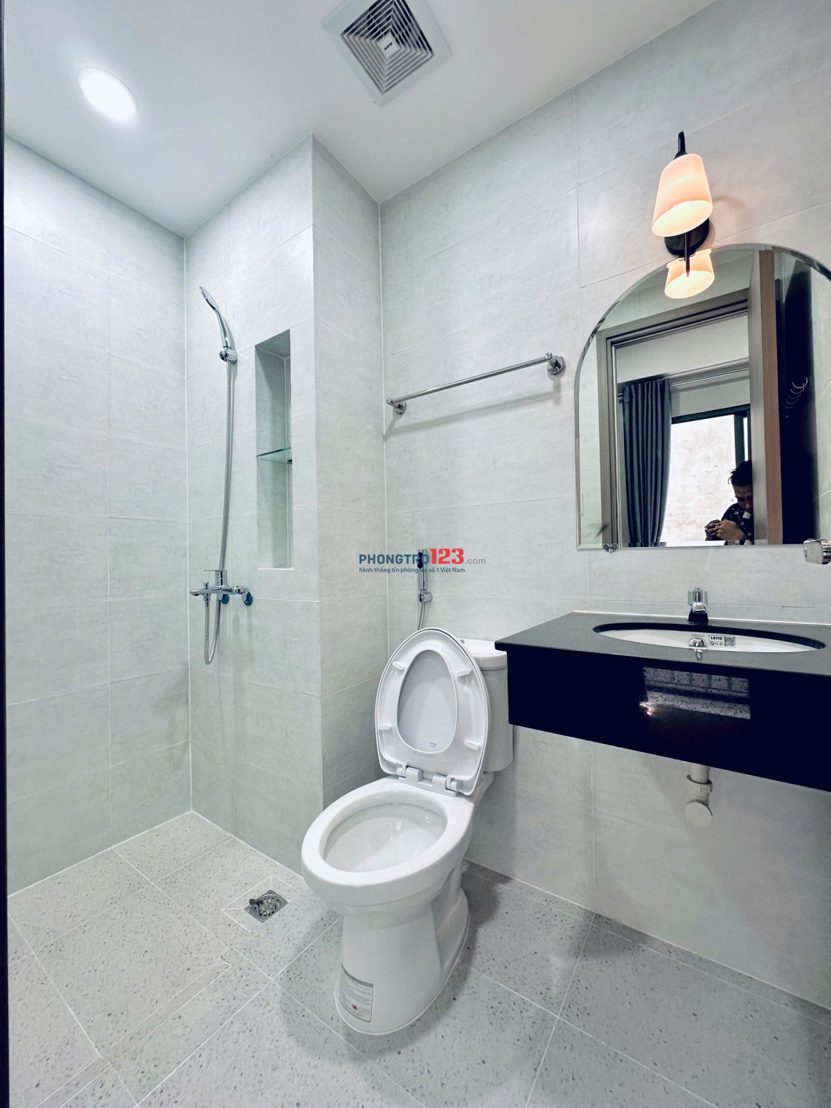 CHDV MỚI 100% NHÀ THANG MÁY BAN CÔNG RIÊNG CỰC KỲ THOÁNG