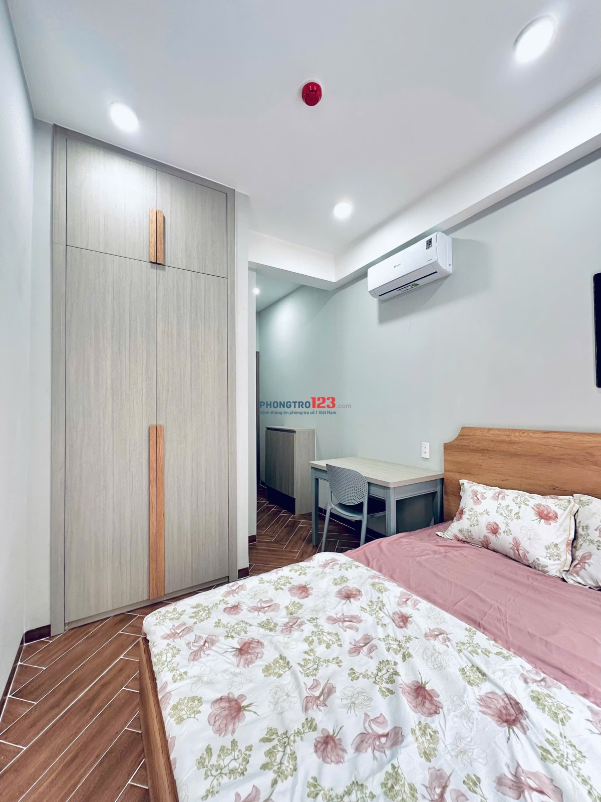 CHDV MỚI 100% NHÀ THANG MÁY BAN CÔNG RIÊNG CỰC KỲ THOÁNG