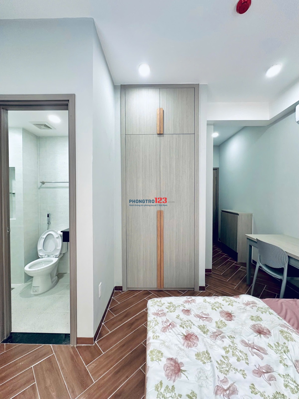 CHDV MỚI 100% NHÀ THANG MÁY BAN CÔNG RIÊNG CỰC KỲ THOÁNG