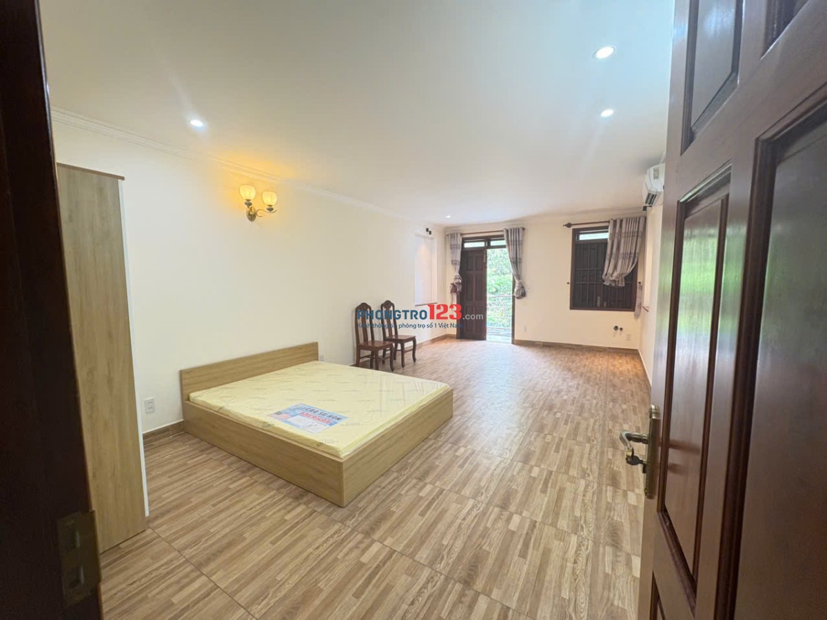  Cho thuê phòng mới 100% full nội thất ngay Nguyễn Duy Trinh, ban công, cửa sổ trời