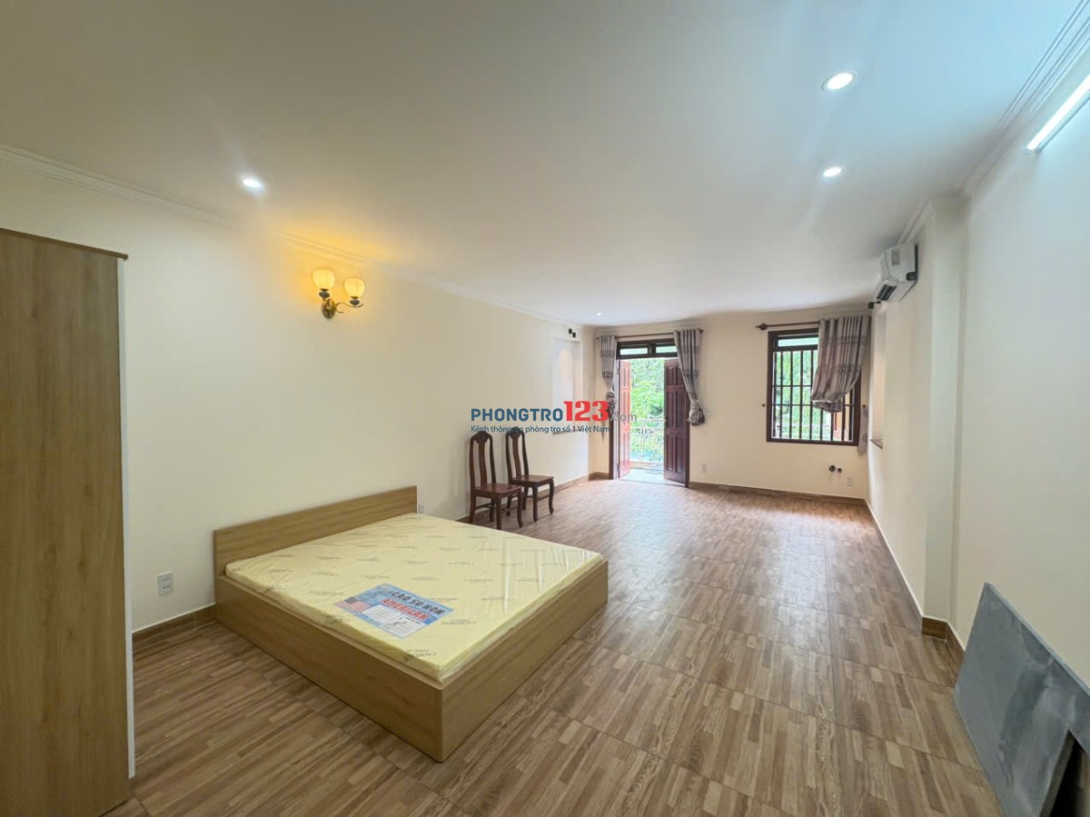  Cho thuê phòng mới 100% full nội thất ngay Nguyễn Duy Trinh, ban công, cửa sổ trời