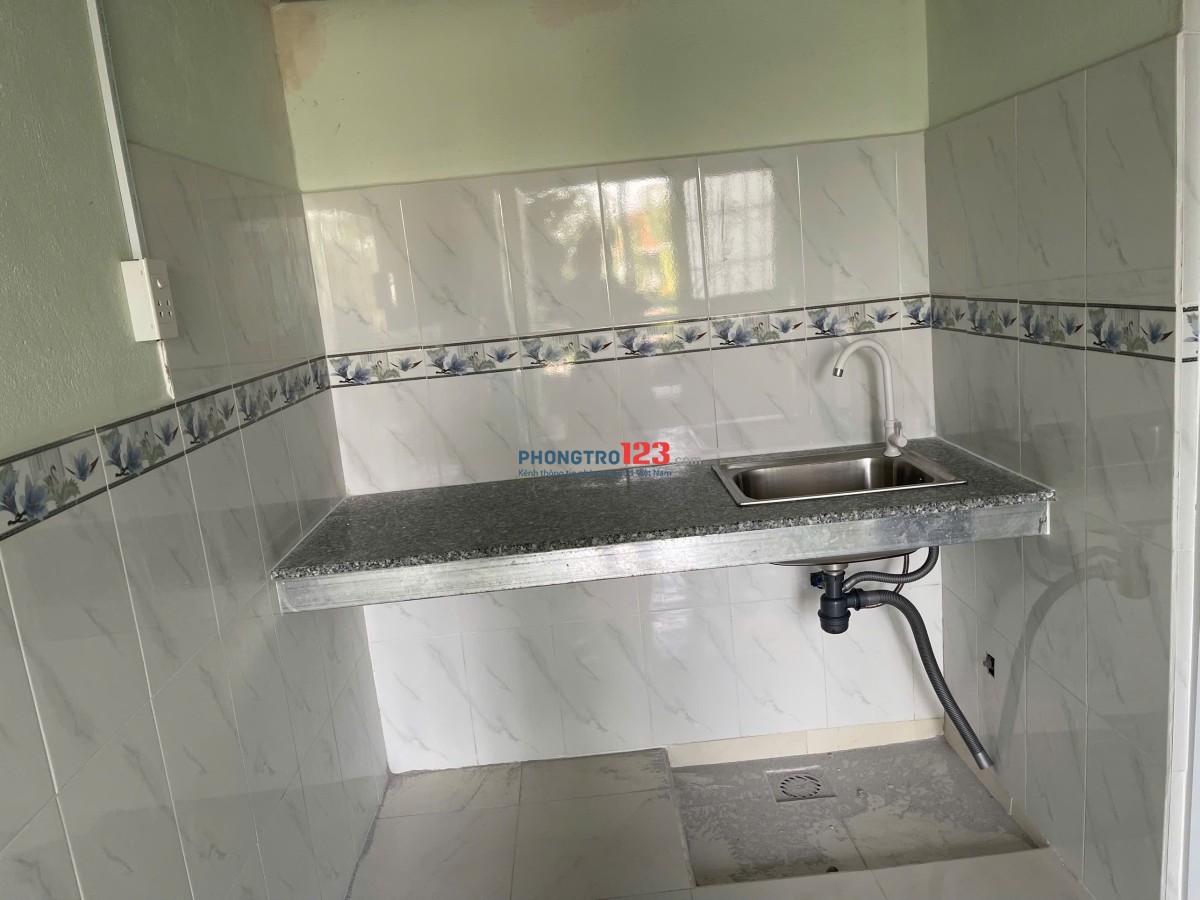 Cho thuê phòng 25m2 mới xây 100%, có gác lững tại 492 Ca Văn Thỉnh