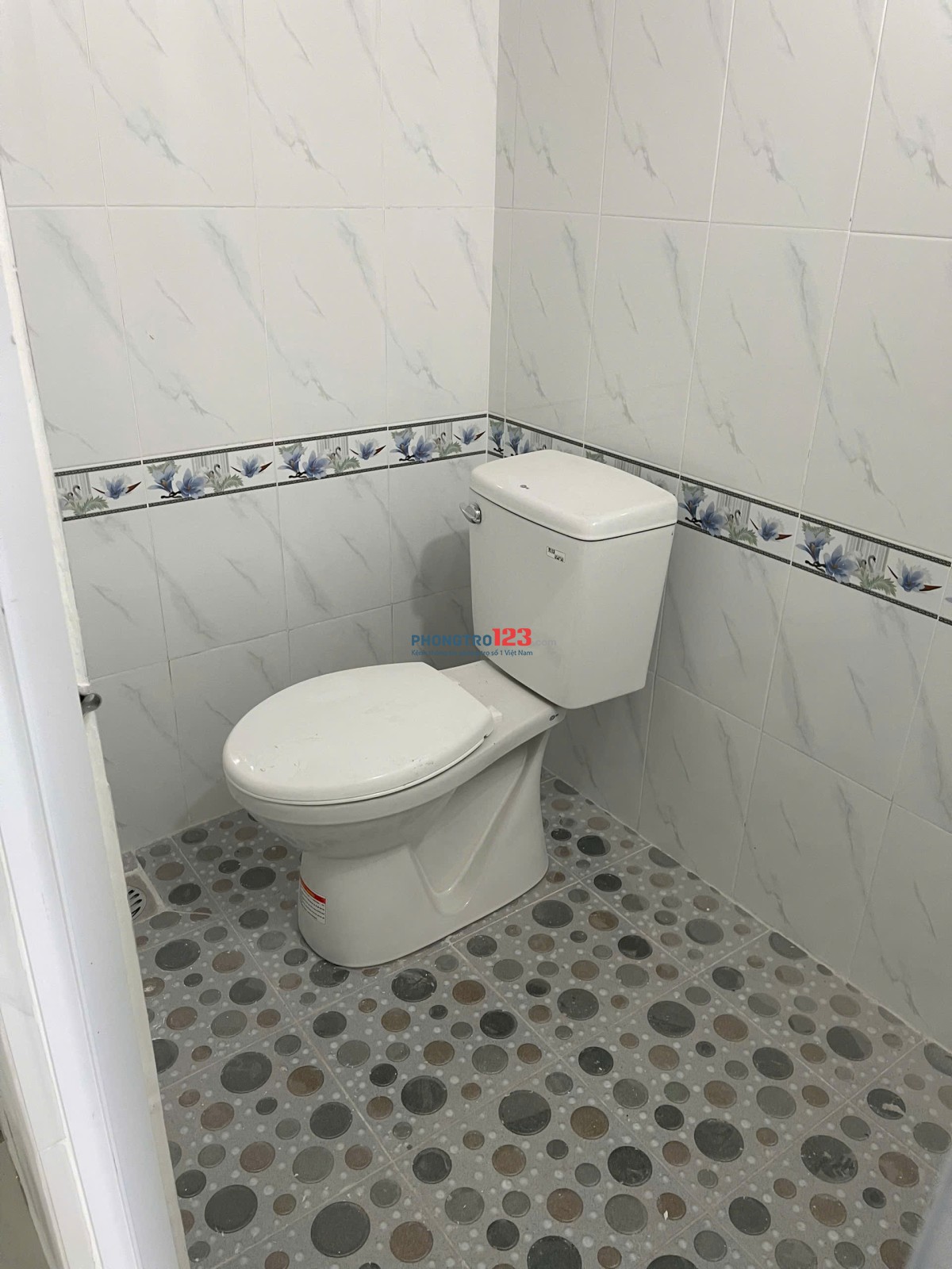 Cho thuê phòng 25m2 mới xây 100%, có gác lững tại 492 Ca Văn Thỉnh