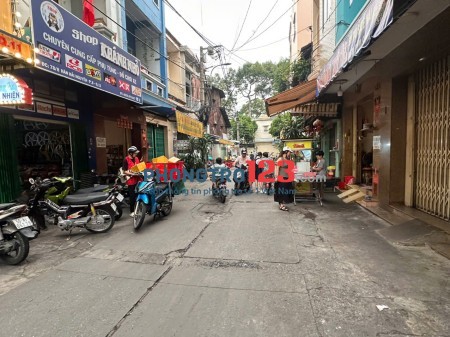 Cho thuê mặt bằng kinh doanh buổi sáng đường Hàn Hải Nguyên, quận 11
