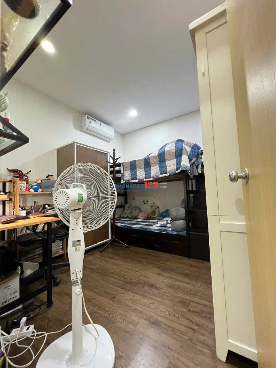 Chung cư Phú Thạnh, Thoại Ngọc Hầu, TP: 3p ngủ, 100m2, 9tr5/th