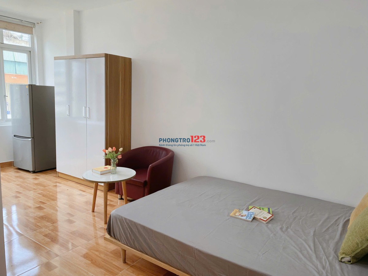 Chính chủ cho thuê phòng studio 25m2 khu vực Dịch Vọng Hậu