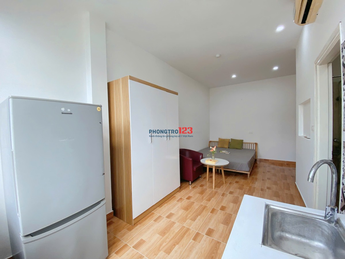 Chính chủ cho thuê phòng studio 25m2 khu vực Dịch Vọng Hậu
