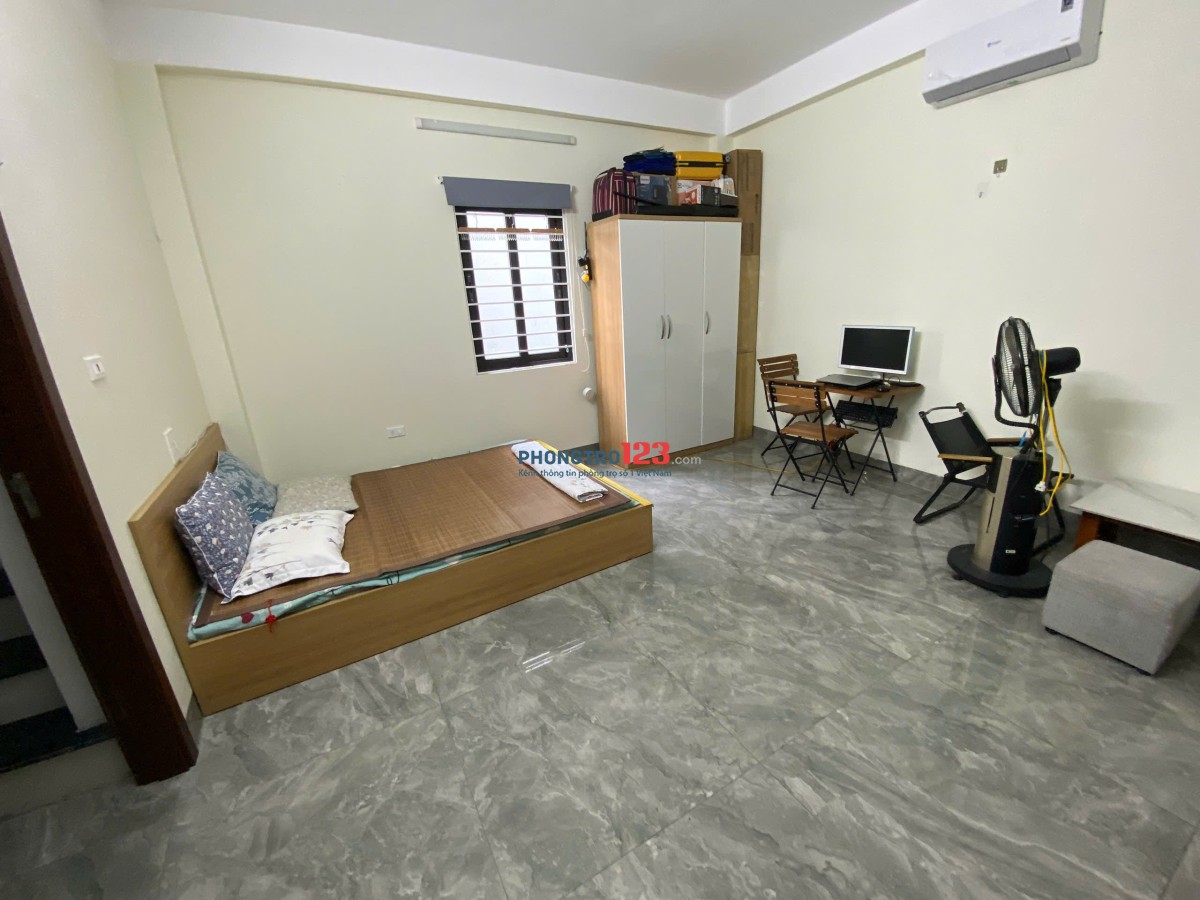 Cho thuê CCMN mới xây full đồ thang máy Nguyễn Khánh Toàn Cầu Giấy