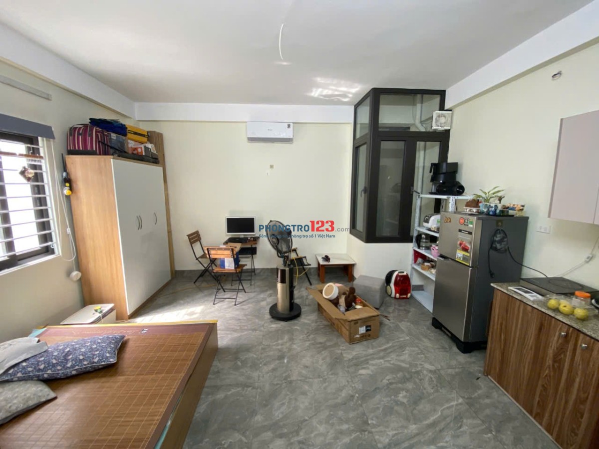 Cho thuê CCMN mới xây full đồ thang máy Nguyễn Khánh Toàn Cầu Giấy
