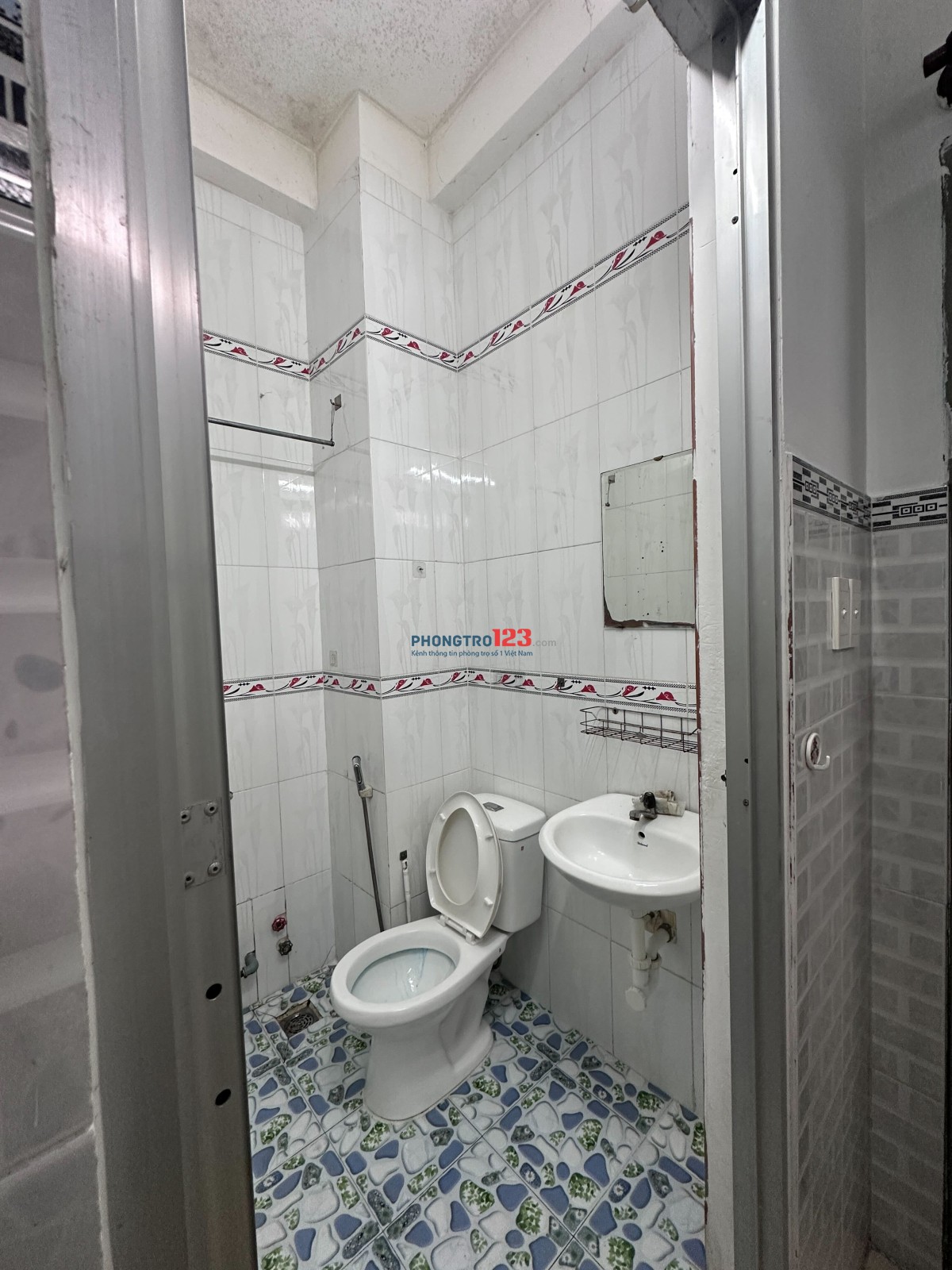 Cho thuê phòng 30m2 lầu 4 phường 15 quận 10
