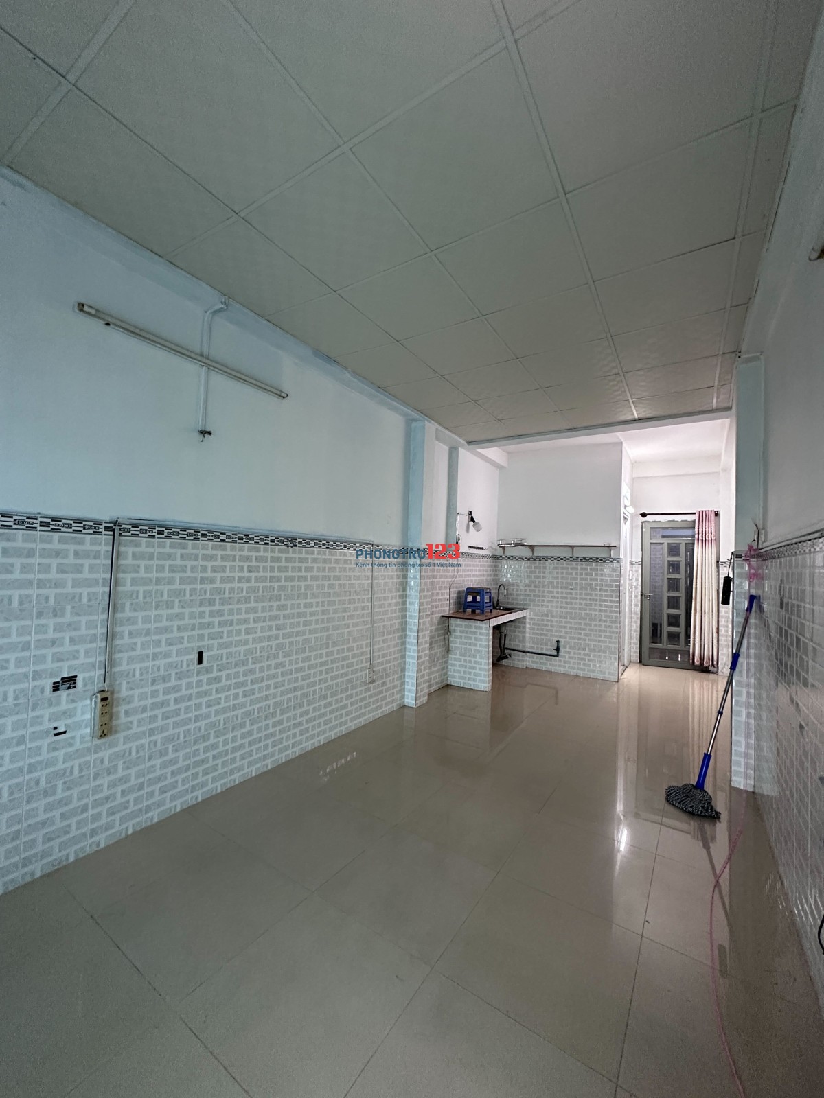 Cho thuê phòng 30m2 lầu 4 phường 15 quận 10