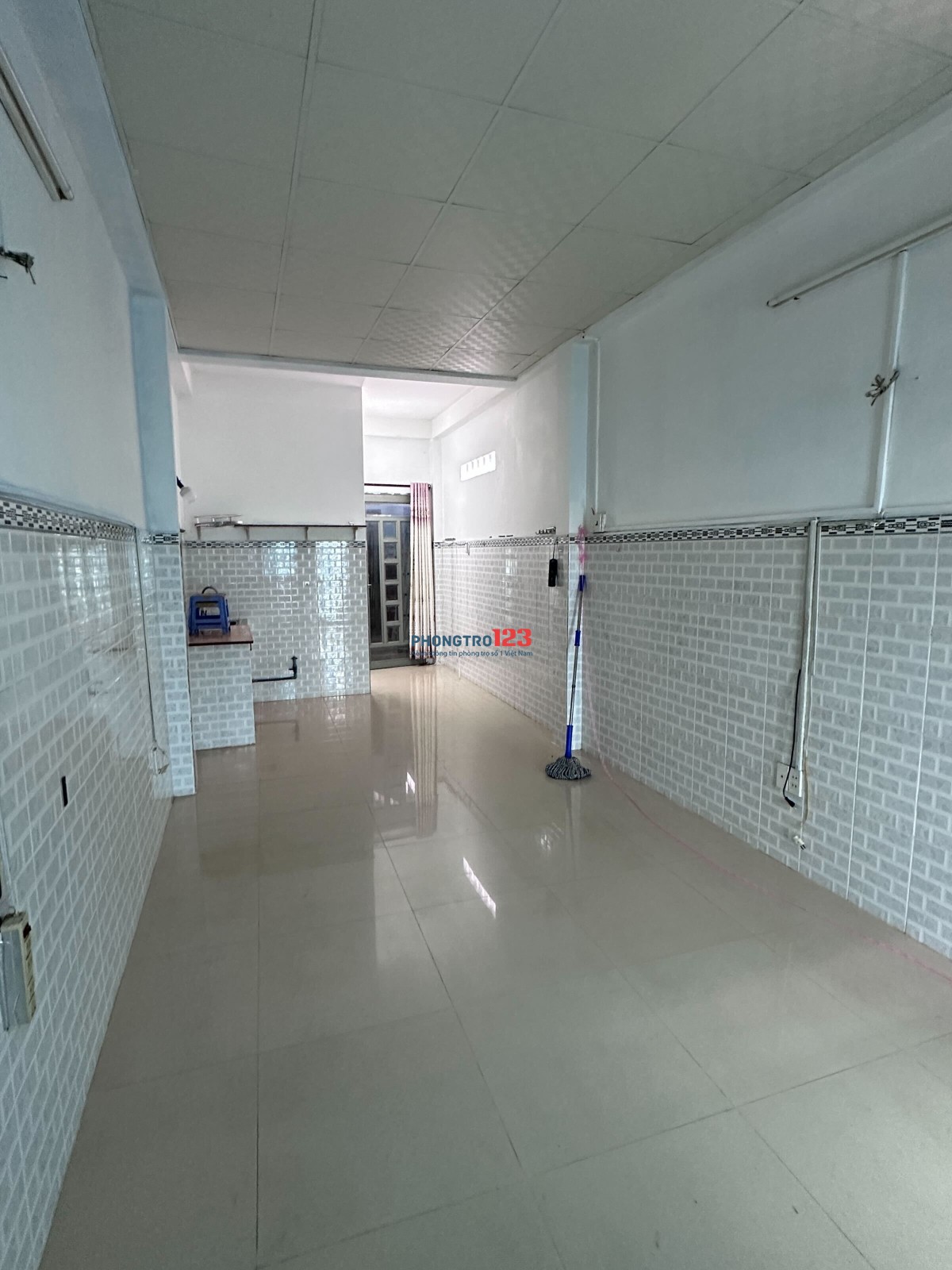 Cho thuê phòng 30m2 lầu 4 phường 15 quận 10