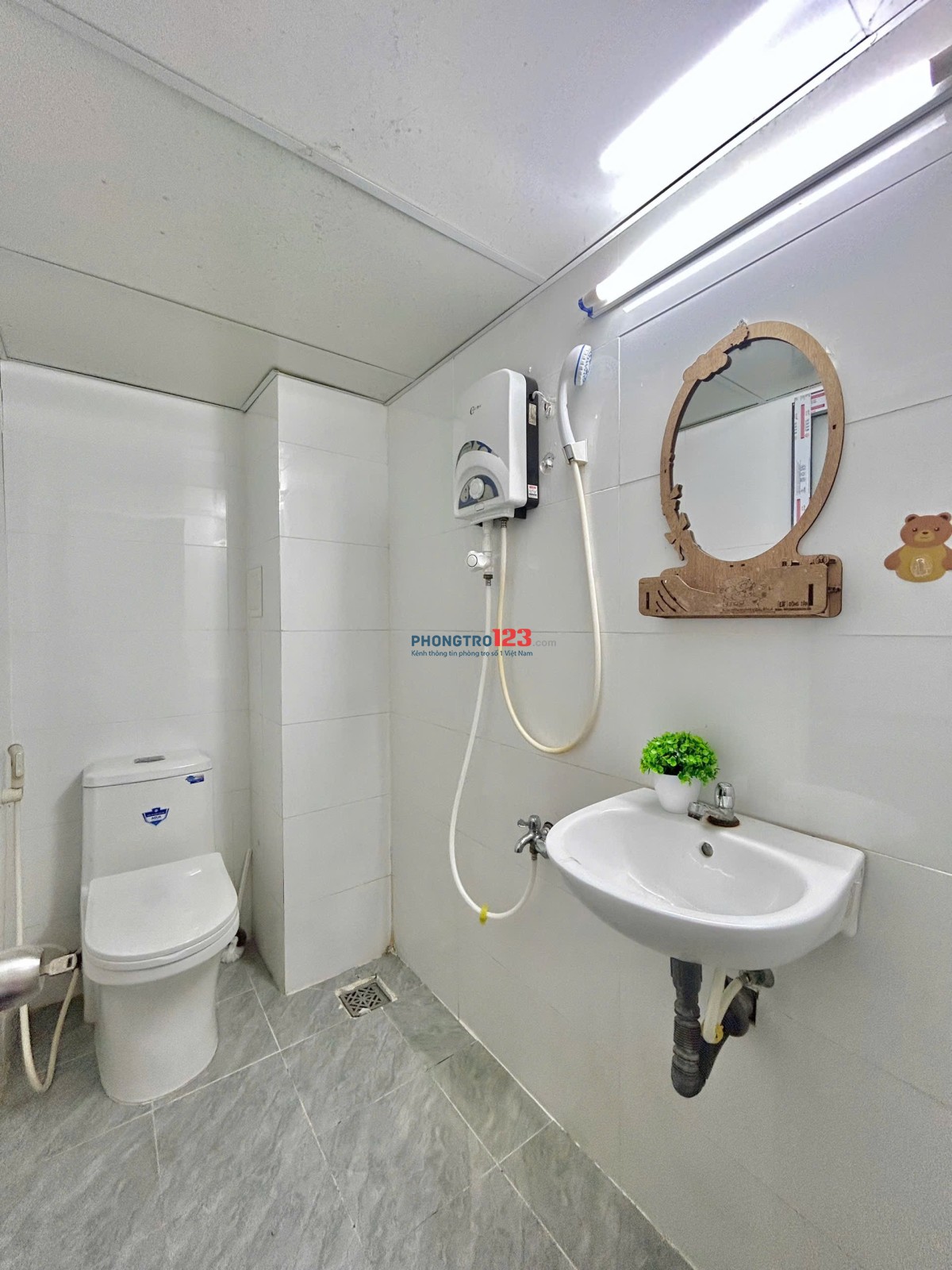 TRỐNG STUDIO ĐẦY ĐỦ TIỆN NGHI CÓ NƯỚC NÓNG LẠNH Ở HUỲNH VĂN NGHỆ GẦN CHỢ PHẠM VĂN BẠCH TÂN BÌNH