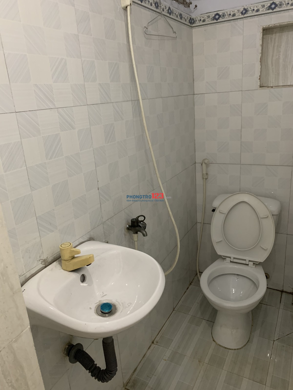 Nhà mới cho thuê phòng, gần sân banh cây sộp, Nguyễn Văn Quá - CViên PMQTrung