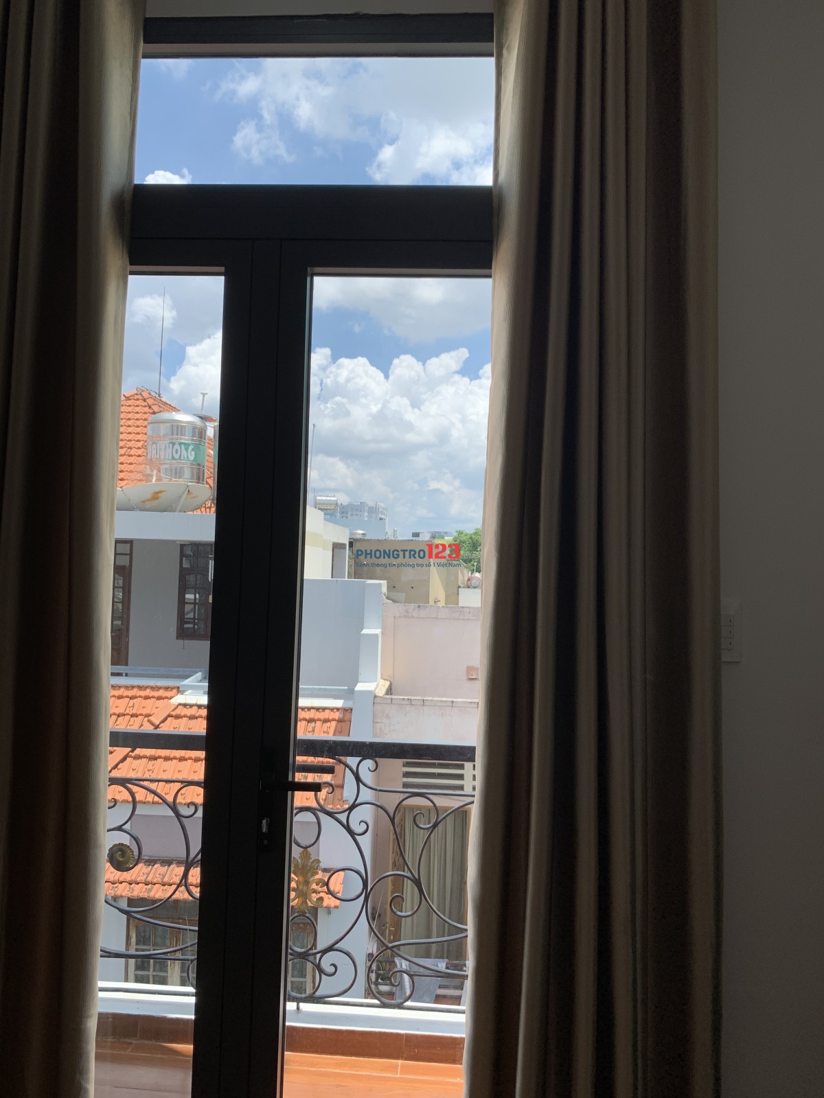 phòng cao cấp, gần sân bay, gần nhiều trường đại học,ngay trung tâm