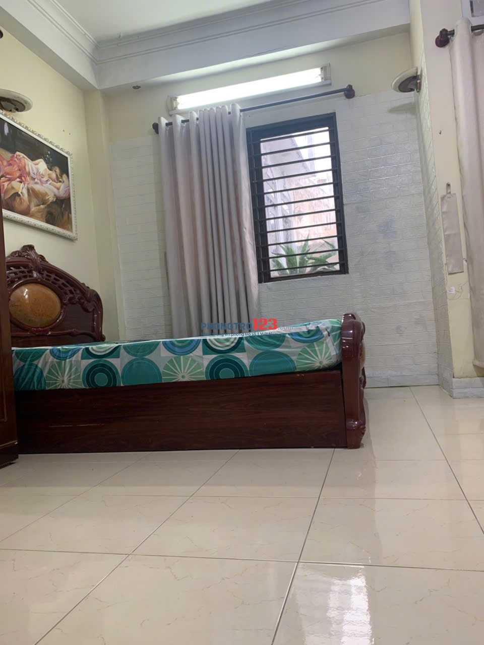 Phòng 40m2, 410 Lê Quang Định, có ban công thoáng mát, ngay đường lớn thuận tiện di chuyển