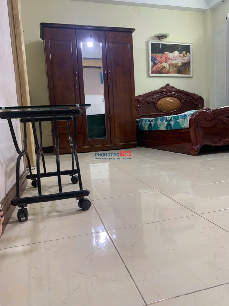 Phòng 40m2, 410 Lê Quang Định, có ban công thoáng mát, ngay đường lớn thuận tiện di chuyển