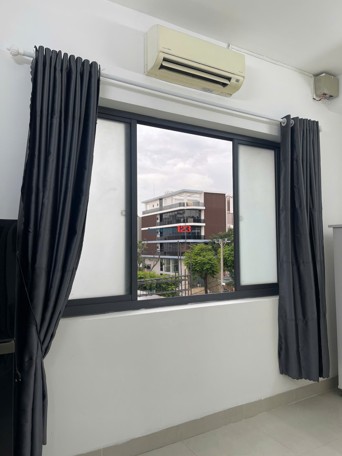 PHÒNG 30M² - FULL NỘI THẤT - NGAY ĐẠI HỌC VĂN LANG - CHỈ 5TR8