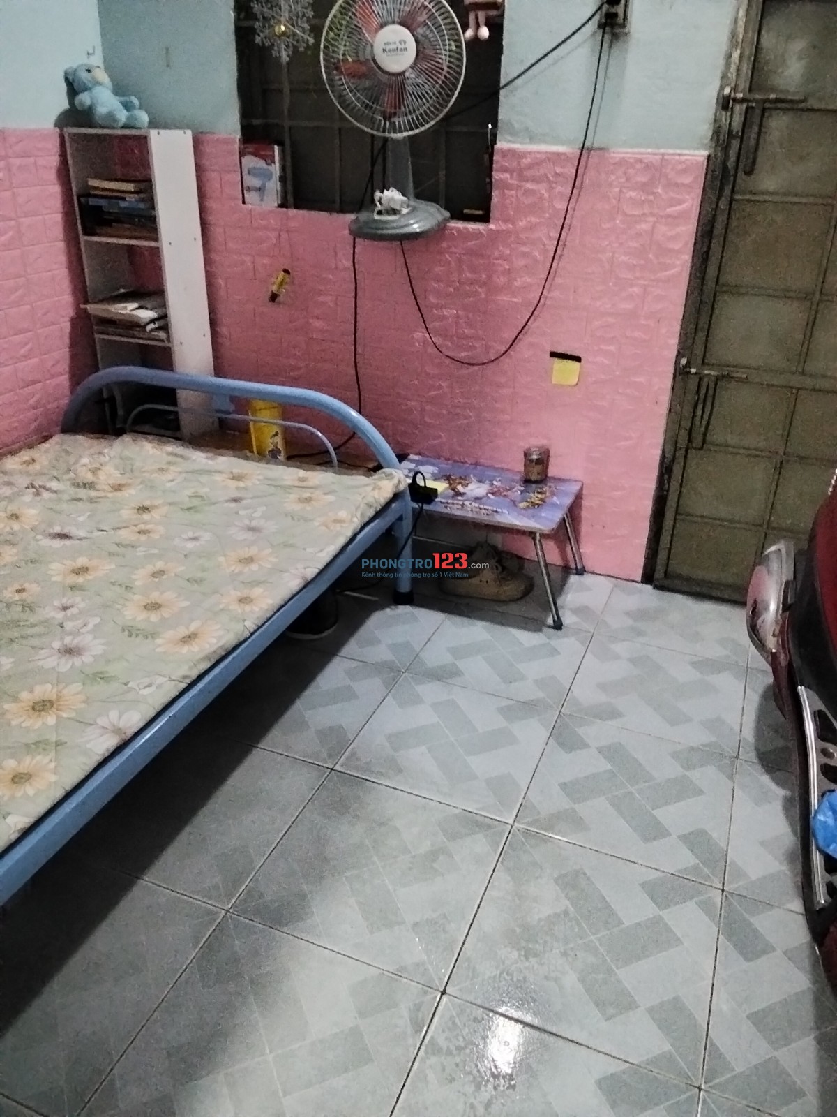 Mình muốn nhượng lại phòng có đầy đủ nội thất. Phòng ở gần chợ Việt Lập. Gần cooptra Linh Trung