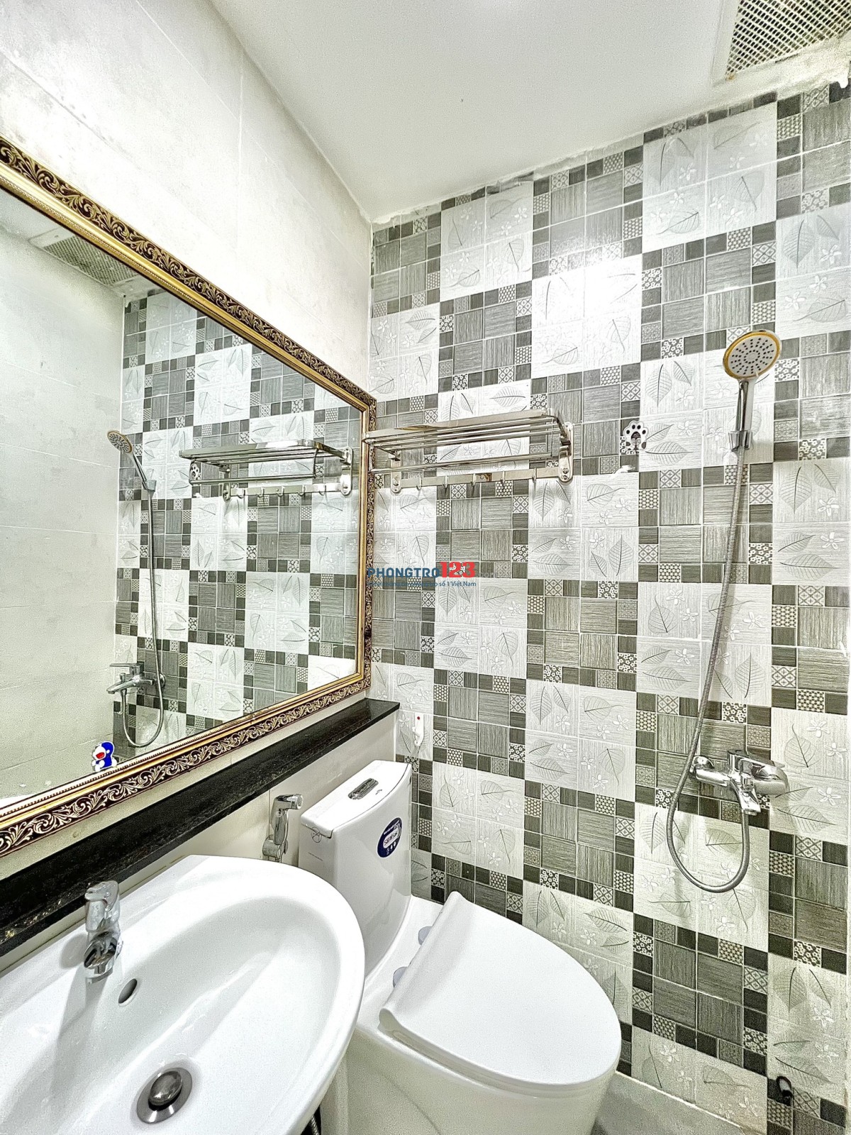 PHÒNG FULL NỘI THẤT GIÁ RẺ GẦN ĐH VĂN LANG CS2
