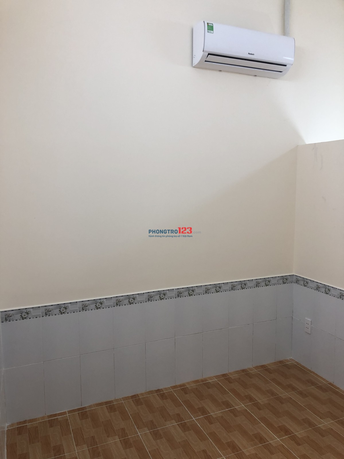 Cho thuê Phòng Trọ Máy Lạnh Lê Trọng Tấn