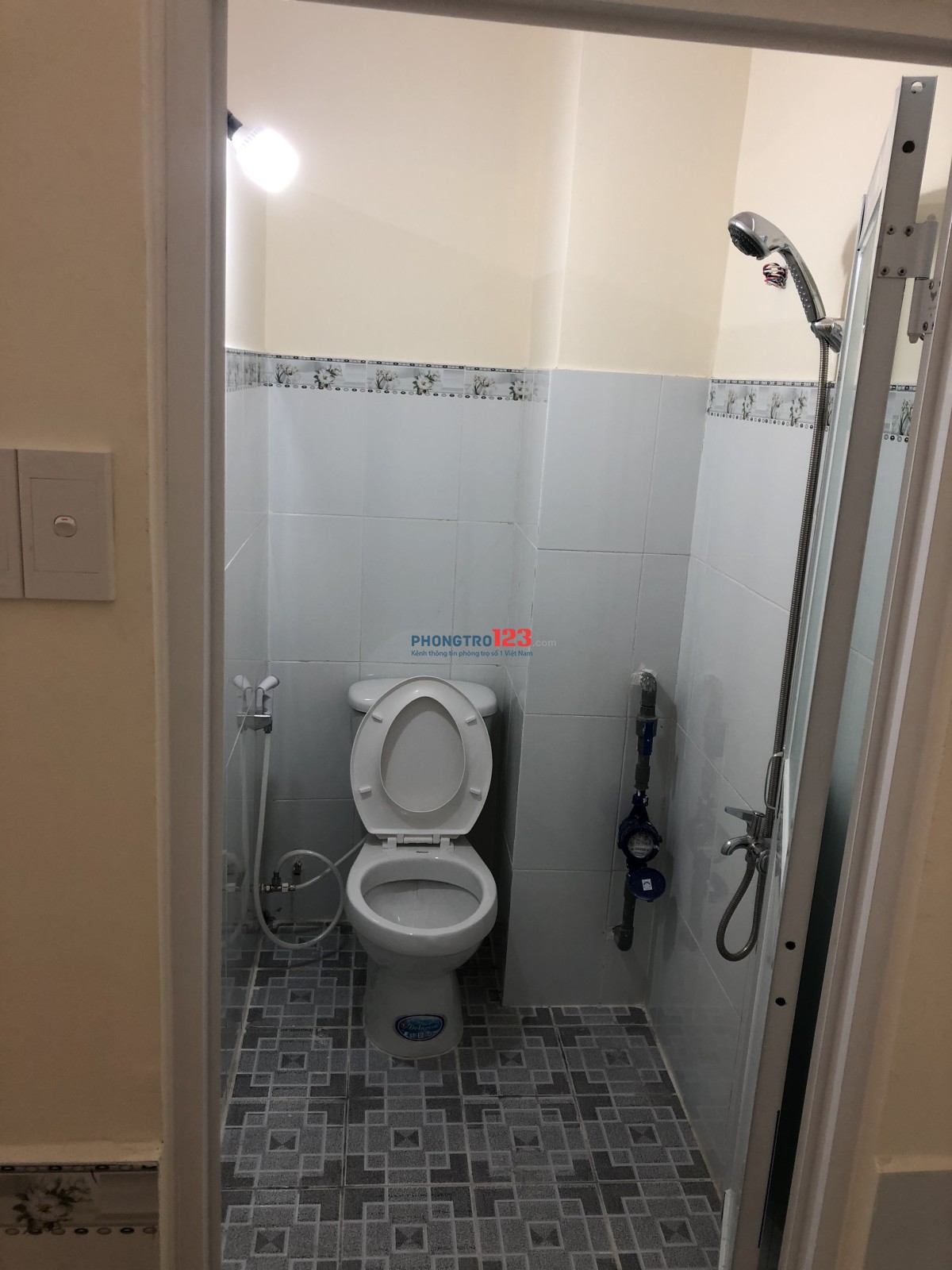 Cho thuê Phòng Trọ Máy Lạnh Lê Trọng Tấn