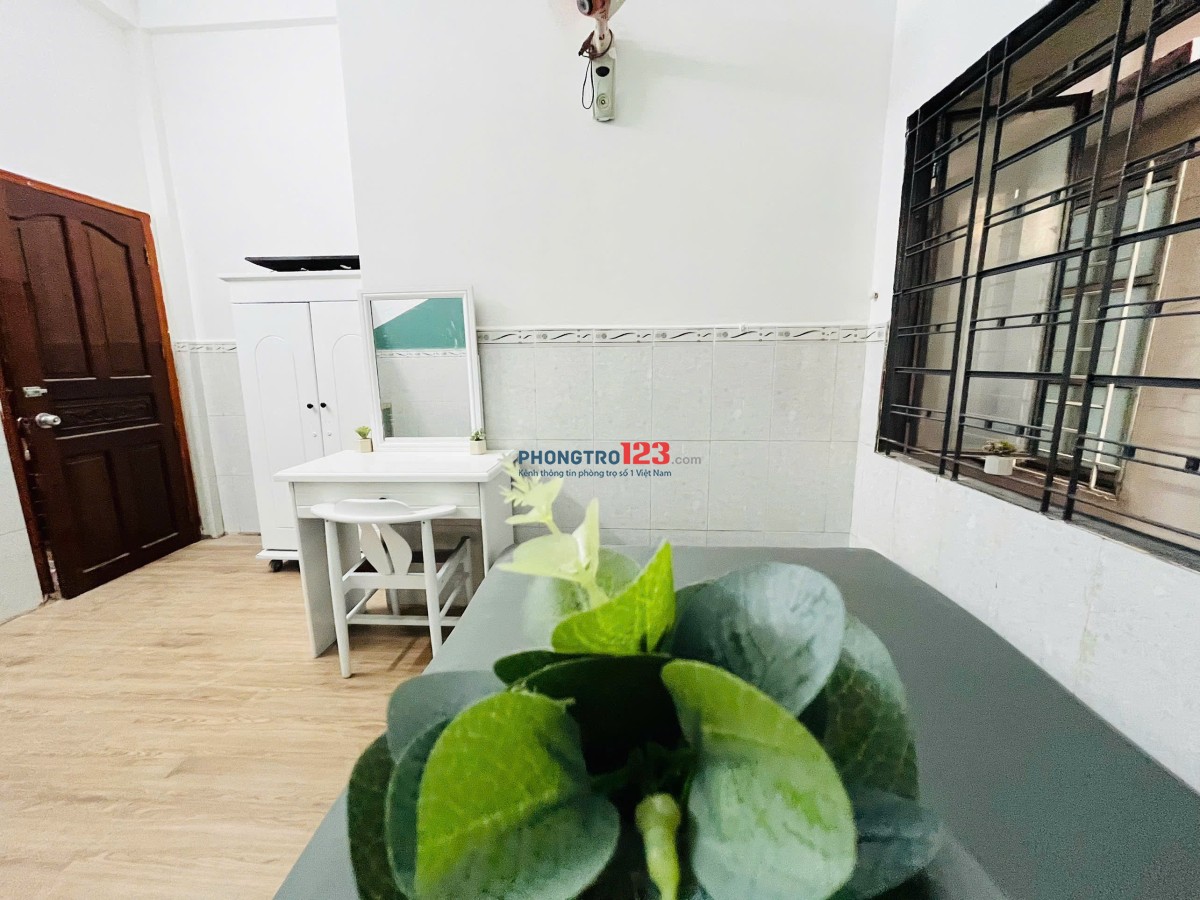 Trống lại phòng giá sinh viên ngay Vanhanh Mall Q10 ĐH Kinh tế
