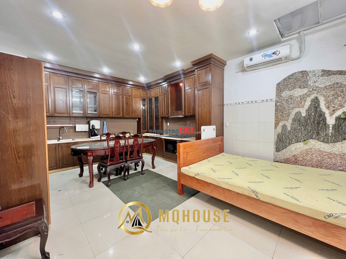 Khai Trương Căn Hộ_ Bếp Lớn, Nội Thất Gỗ Cao Cấp _ Võ Oanh Gần ĐH GTVT Và Ngoại Thương, Hutech