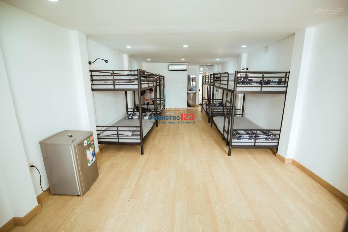 KTX cho 6 người FULL NỘI THẤT . CHỈ CẦN XÁCH VALI VÀO Ở CHỈ 1 TRIỆU 3