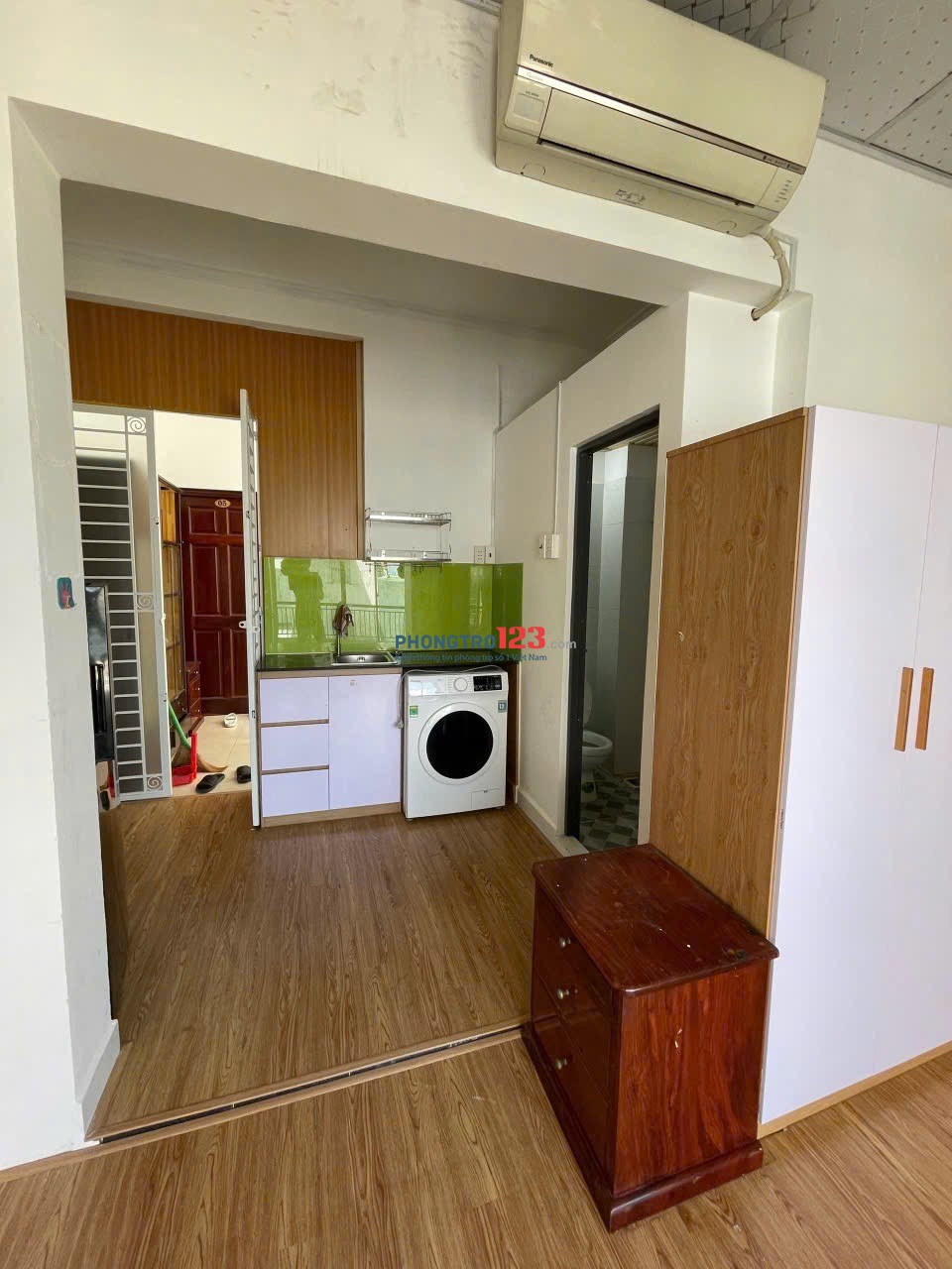 Cho thuê phòng ban công máy giặt riêng quận 10