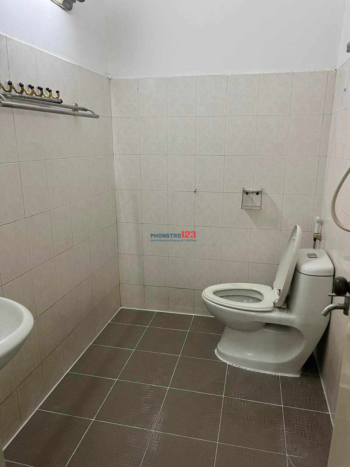 Cho Thuê Nhà Đẹp, Kiên Cố, Hẻm Thông Xe Tải