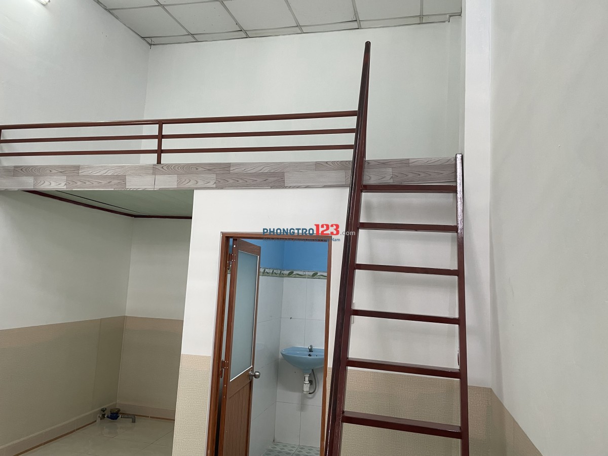 Cho thuê 2 phòng trống đối diện Golden Palace