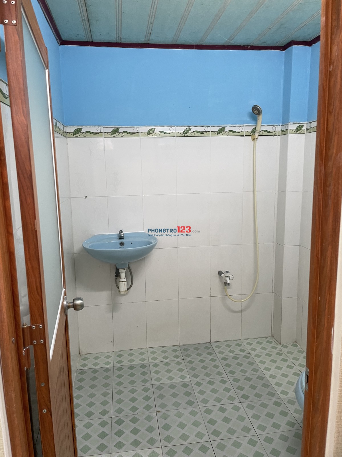 Cho thuê 2 phòng trống đối diện Golden Palace