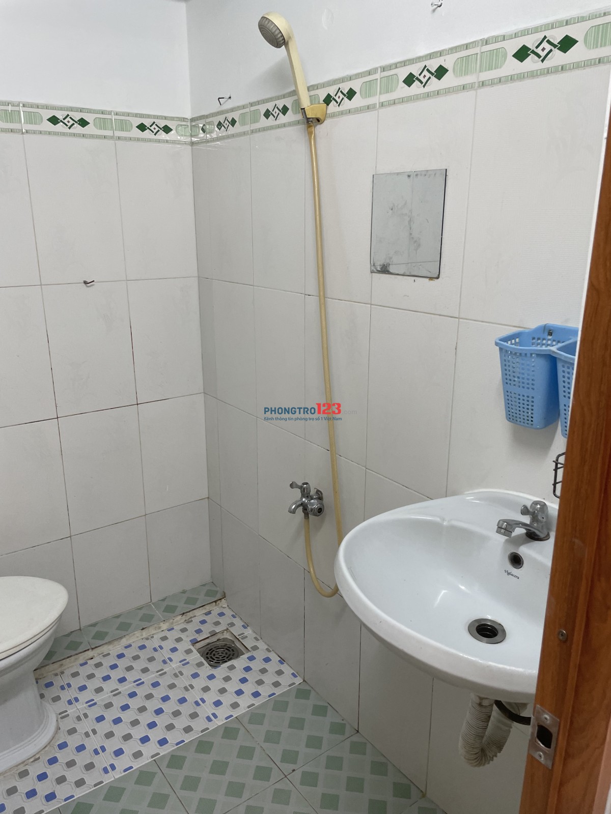 Cho thuê 2 phòng trống đối diện Golden Palace