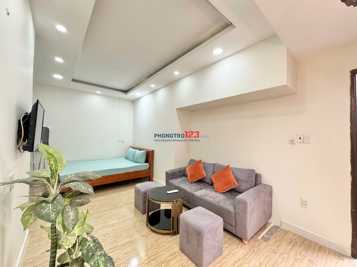PHÒNG FULL NT BAN CÔNG NGUYỄN THIỆN THUẬT