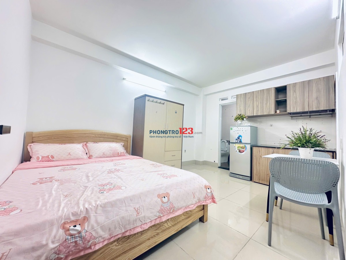 Phòng trọ giá rẻ gần Bách Khoa quận 10 full nội thất, có thang máy, giờ giấc tự do