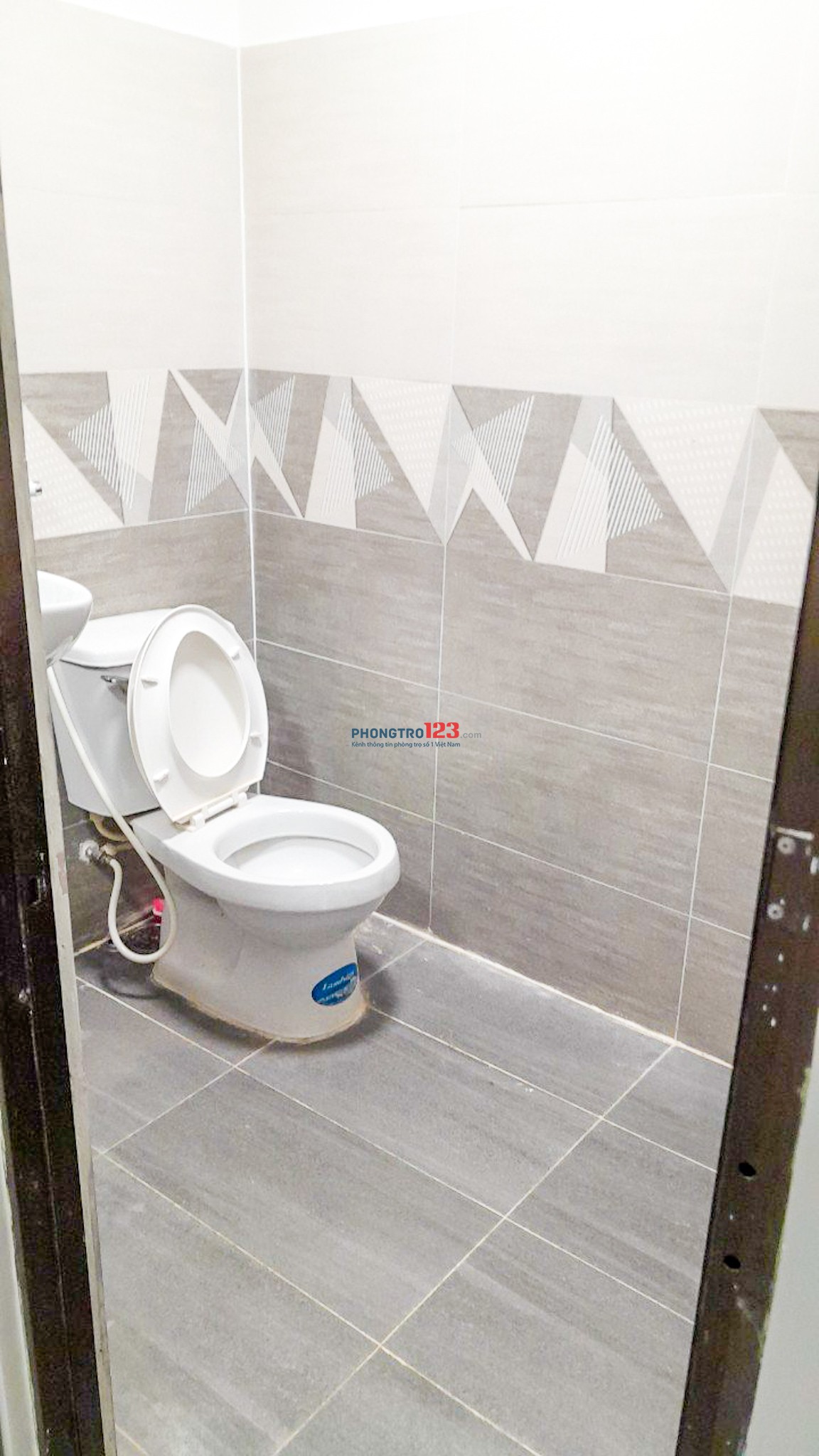 PHÒNG MẶT TIỀN THẠCH LAM, FULL NỘI THẤT, KHÔNG CHUNG CHỦ