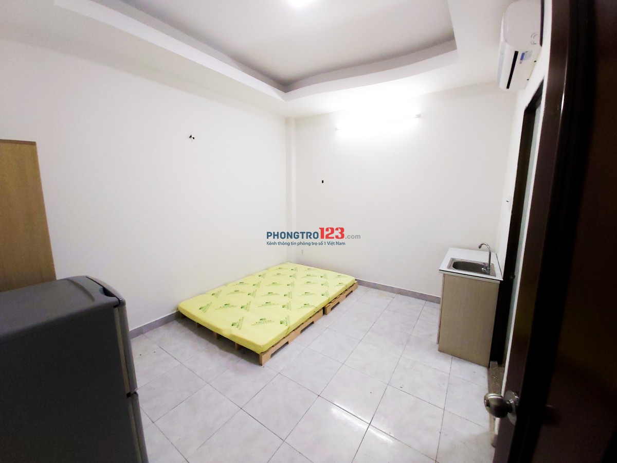 PHÒNG MẶT TIỀN THẠCH LAM, FULL NỘI THẤT, KHÔNG CHUNG CHỦ