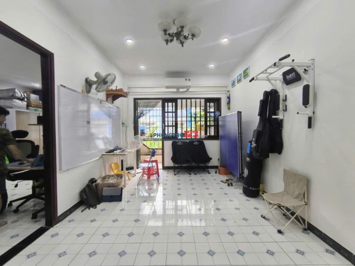 Chung cư CMT8, P15, Quận 10: 50m2, 1p ngủ, ban công, 7tr/th
