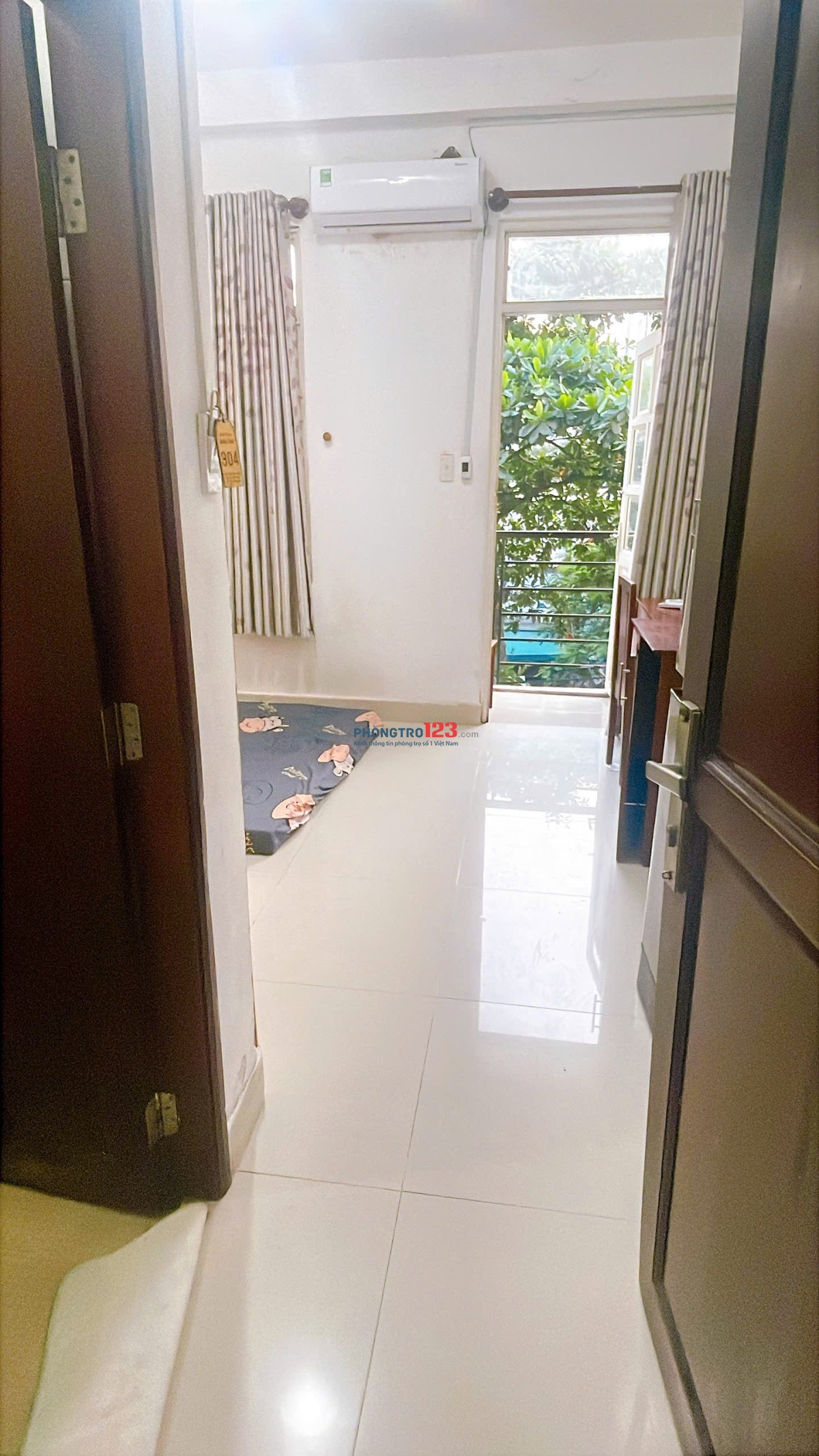 Phòng full nội thất, ban công, thang máy cao thắng Q10 Rất thoáng mát