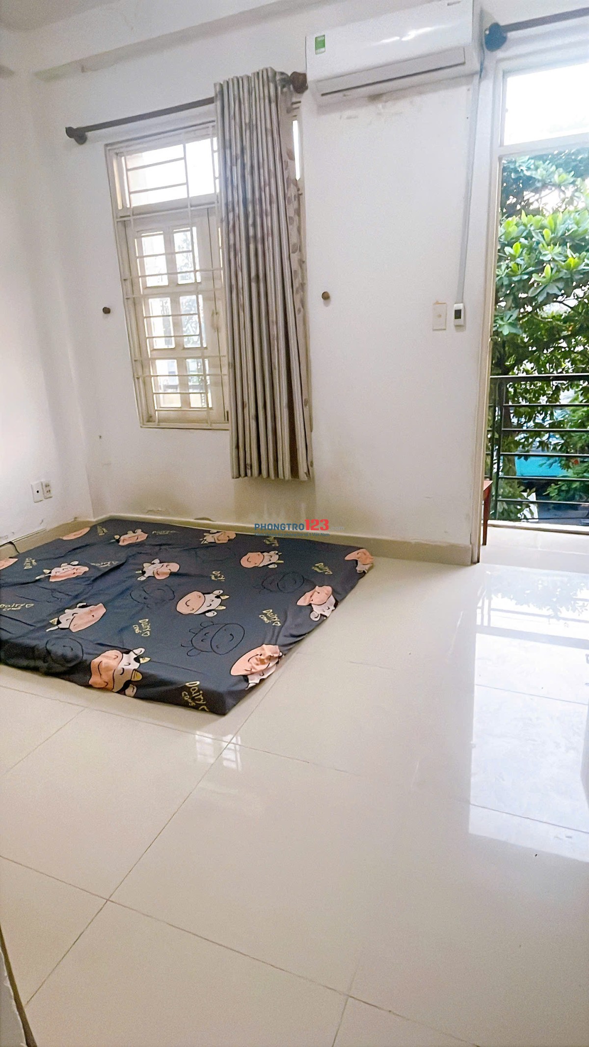 Phòng full nội thất, ban công, thang máy cao thắng Q10 Rất thoáng mát