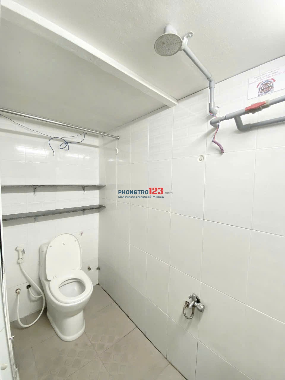 PHÒNG TRỐNG SẴN CÓ THỂ DỌN VÀO Ở LIỀN