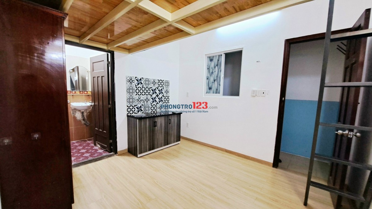 PHÒNG GÁC LỬNG - GẦN NGÃ TƯ THỦ ĐỨC - ĐH SPKT