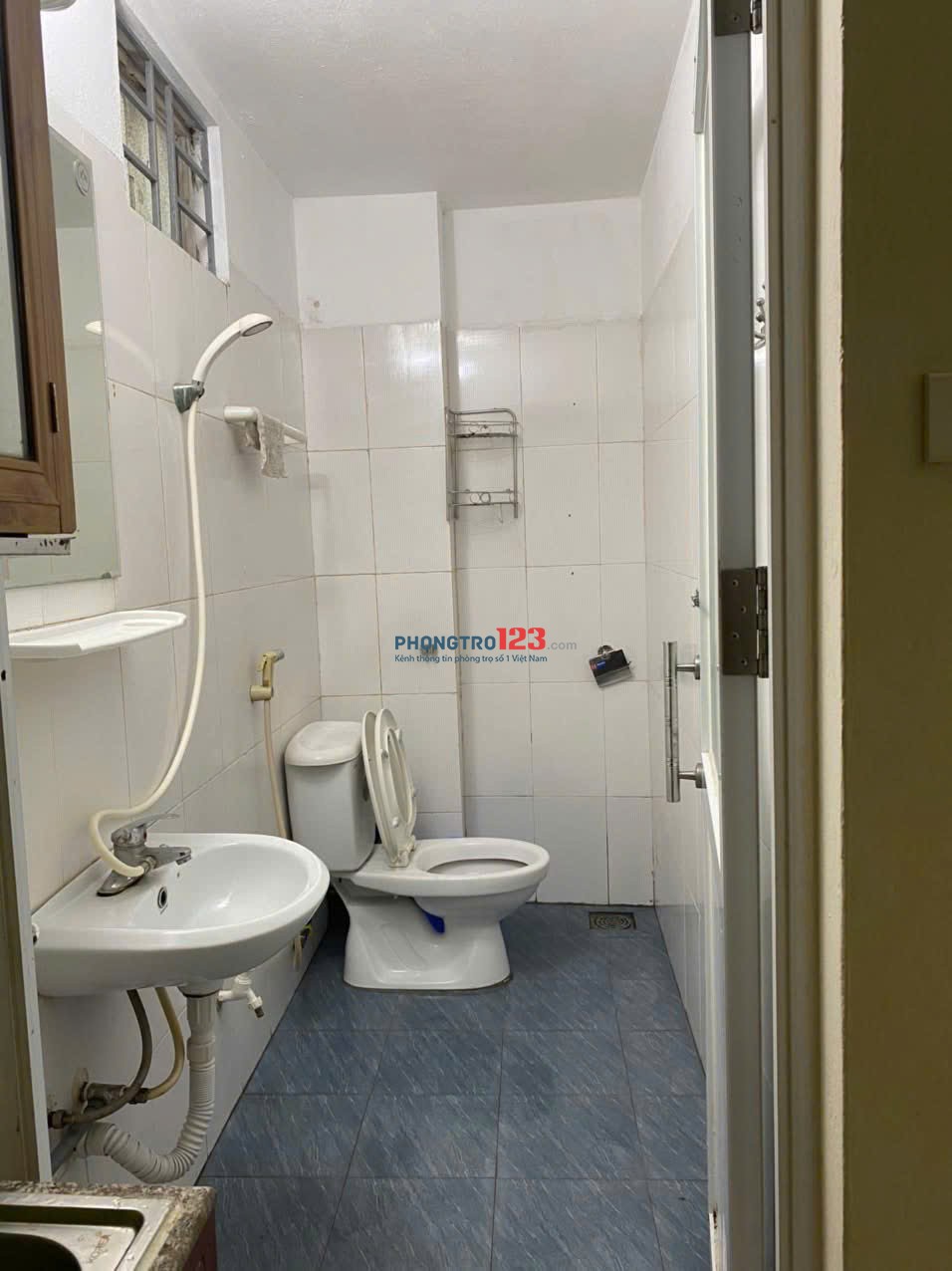 Chung cư đường sắt, 590 CMT8, P11, Q3: 1p ngủ, ban công, 50m2, 6tr5/th